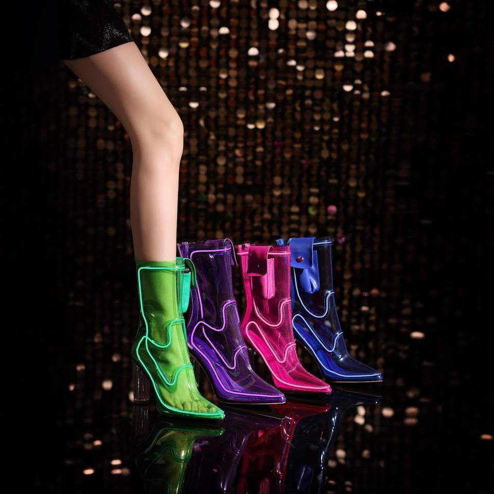 Neonelle Boots Nightlife Glow Atmosphere